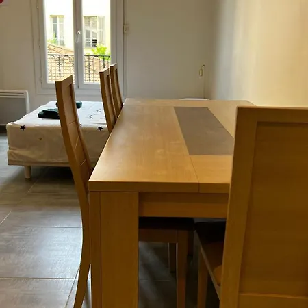 One Bedroom Near Train Station アパート ニース